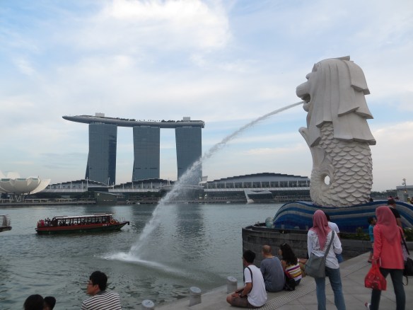 Marina Bay Sands  and Merlion statue, Singapore